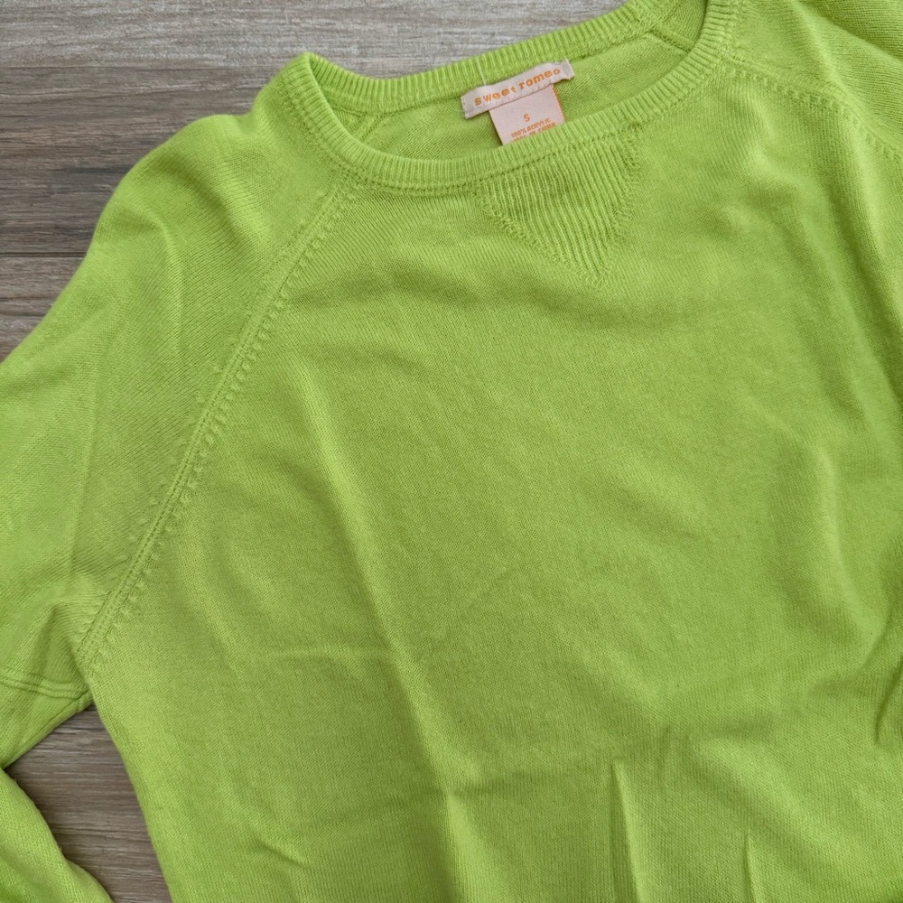Sweet Romeo Sweater Size Small - Picture 2 of 15